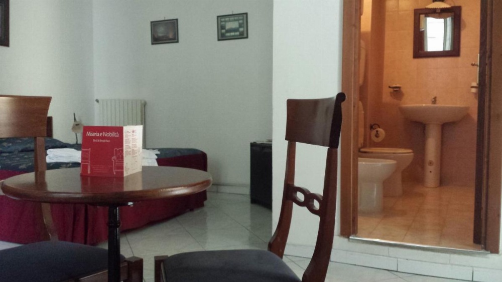 Miseria e Nobilta' Bed and Breakfast Image 11